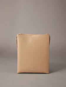 CK 紙袋皮革斜肩包, Savannah Tan, hi-res