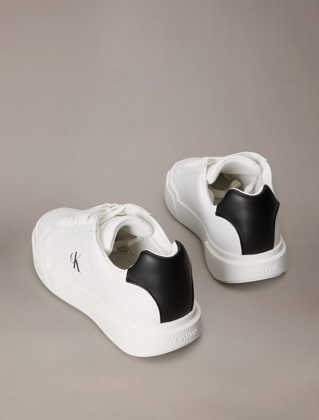 皮革耐用抓地 NYC 運動鞋, White/Black/White, hi-res