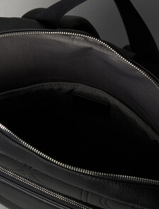 壓紋 CK 徽章纖薄後背包, Black, hi-res