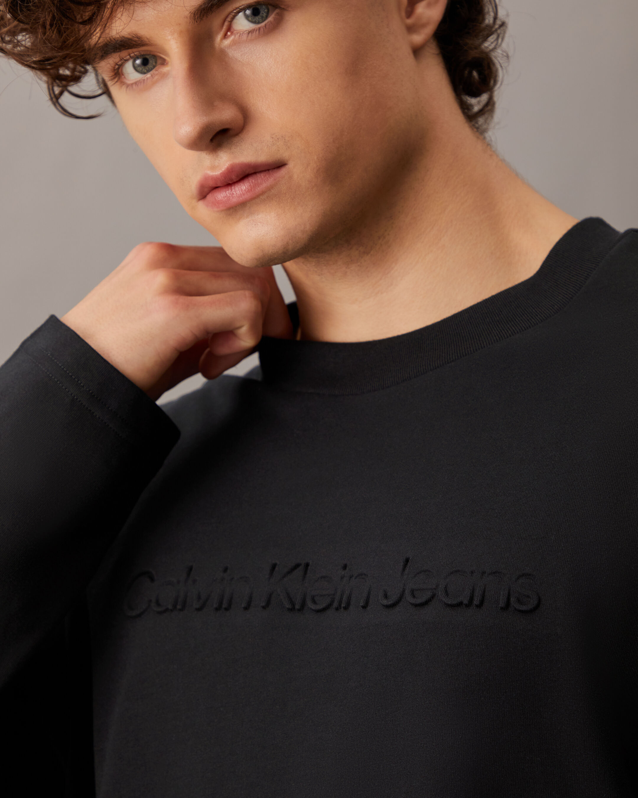 【新品未使用】Calvin Klein　長袖 經典標誌長袖T 恤| black | Calvin Klein 台灣