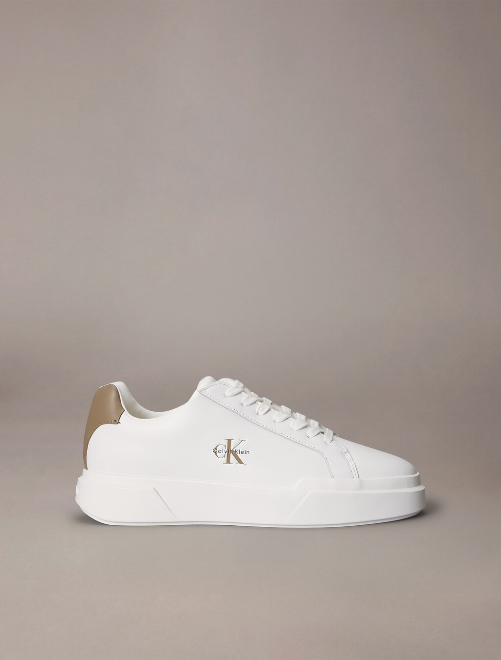 皮革耐用抓地 NYC 運動鞋, Bright White/Desert Taupe, hi-res