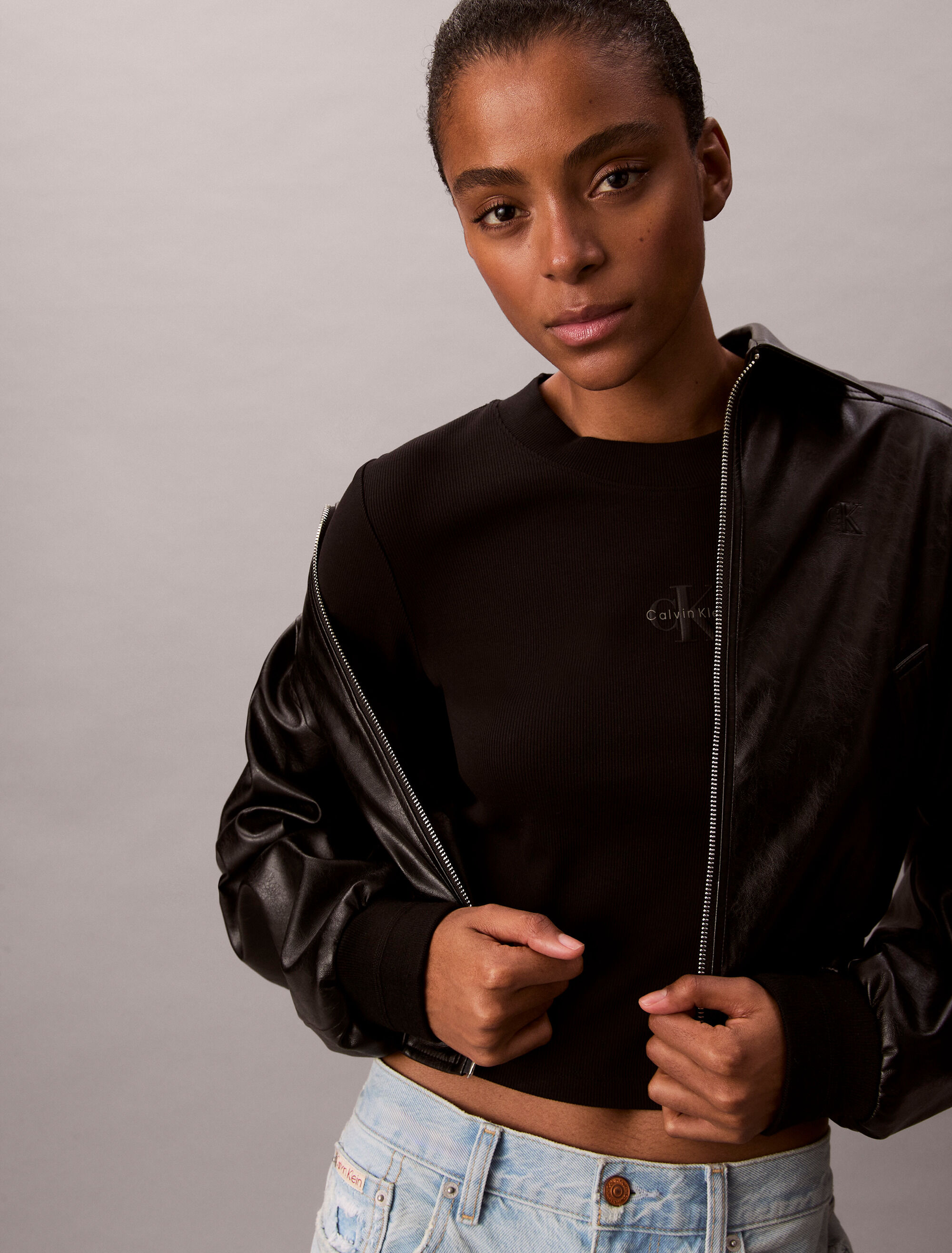 Monogram Logo Long Sleeve Baby Tee | black | Calvin Klein Taiwan