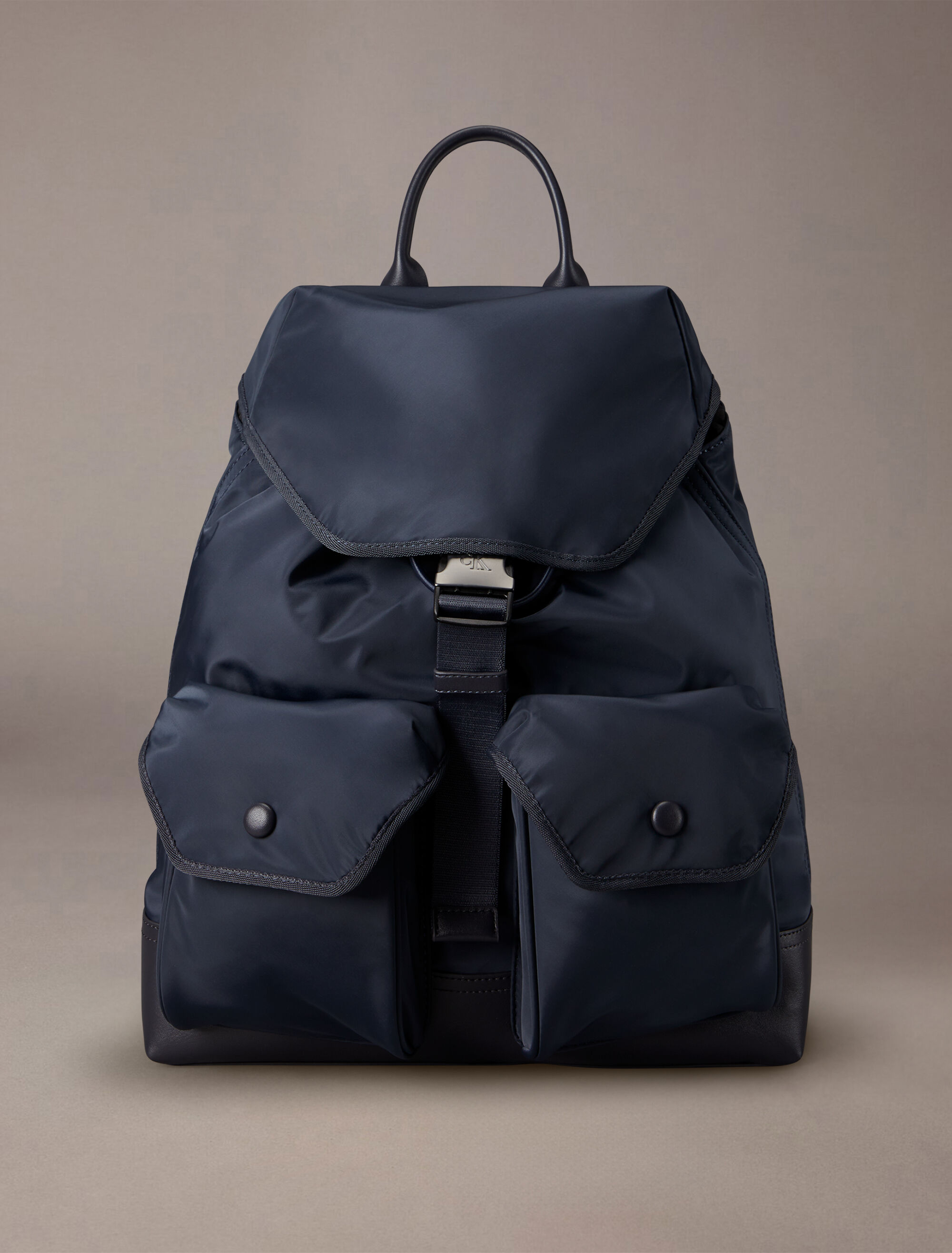  ★Unisex CKJ Speed Clip Utility Flap Backpack Jual Calvin Klein Calvin Klein Jeans Accessories - Unisex