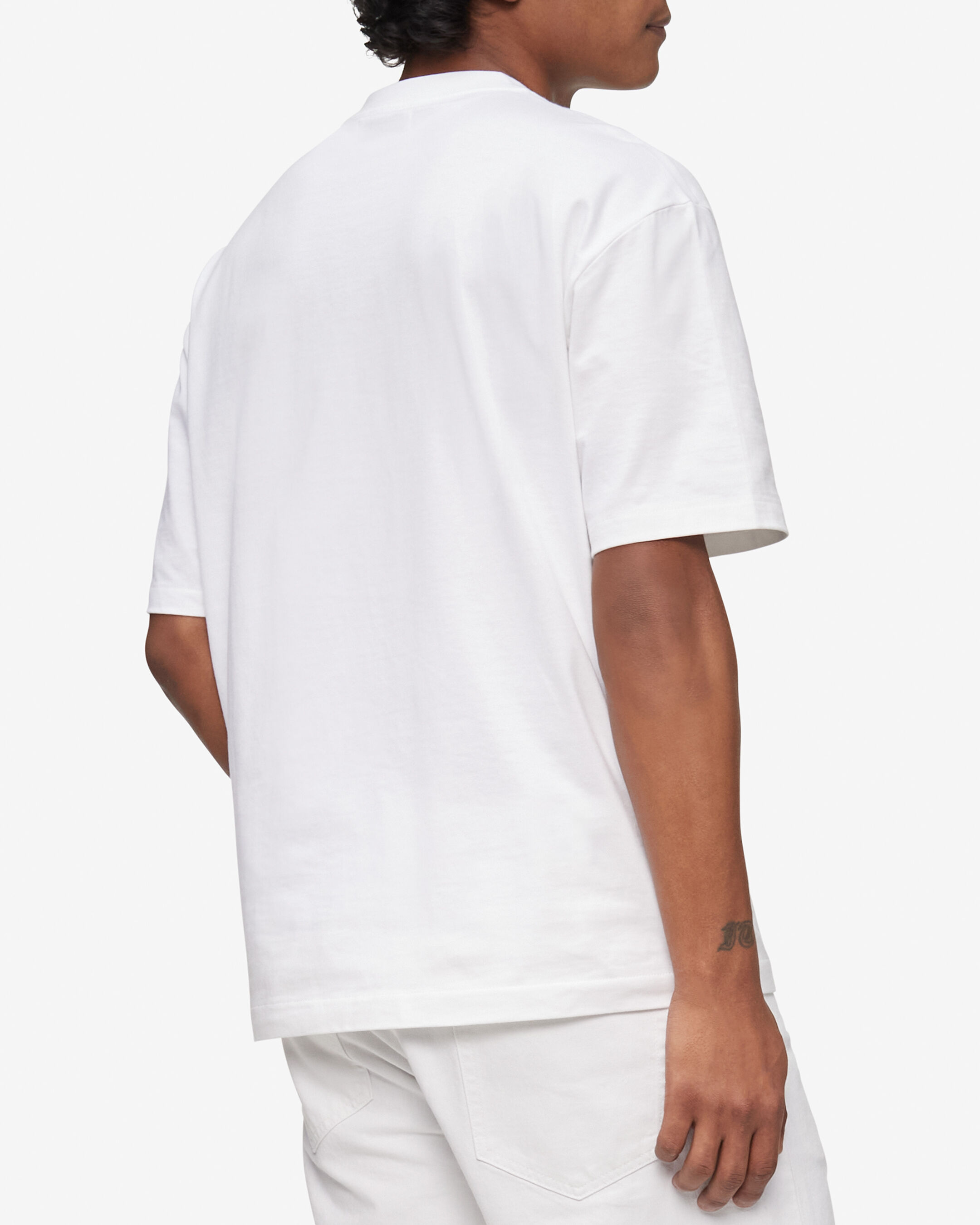 Calvin klein t hotsell shirt small logo