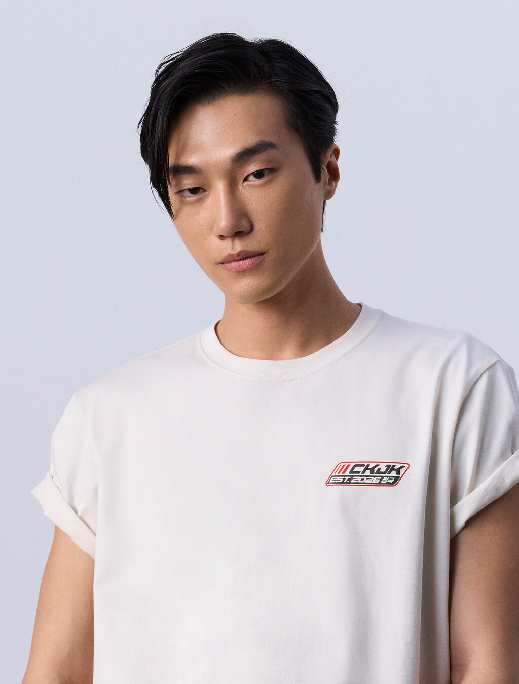 Jung Kook for Calvin Klein 標誌徽章寬鬆 T 恤, LILY, hi-res