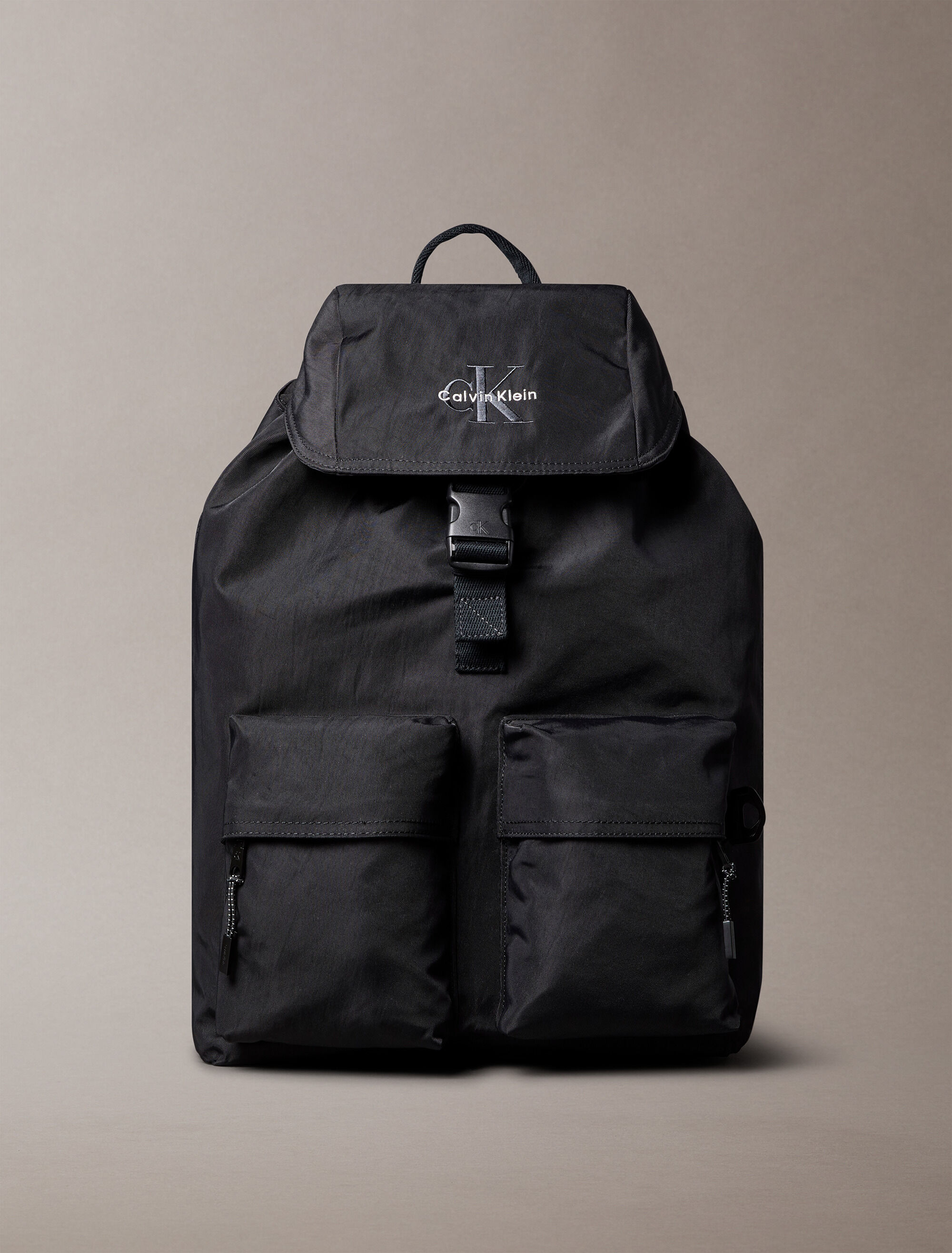 [ ]★韓国人気★Unisex CK pinched nylon backpack CALVIN KLEIN]☆韓国人気☆Unisex CK pinched nylon backpack