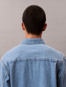 CK Emblem 90 年代牛仔襯衫式外套, CK LT BLUE STONE, hi-res