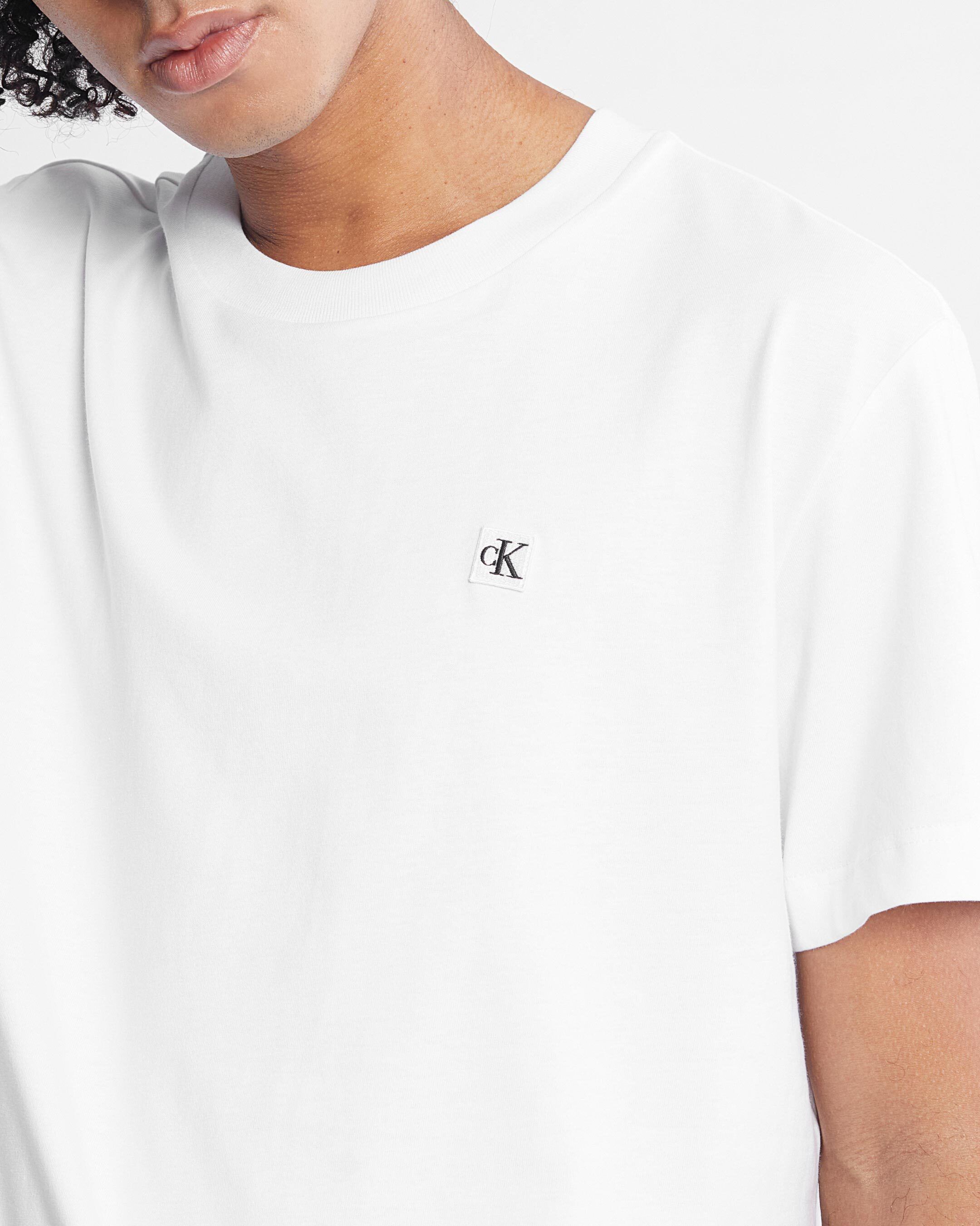 Calvin klein online t shirt logo