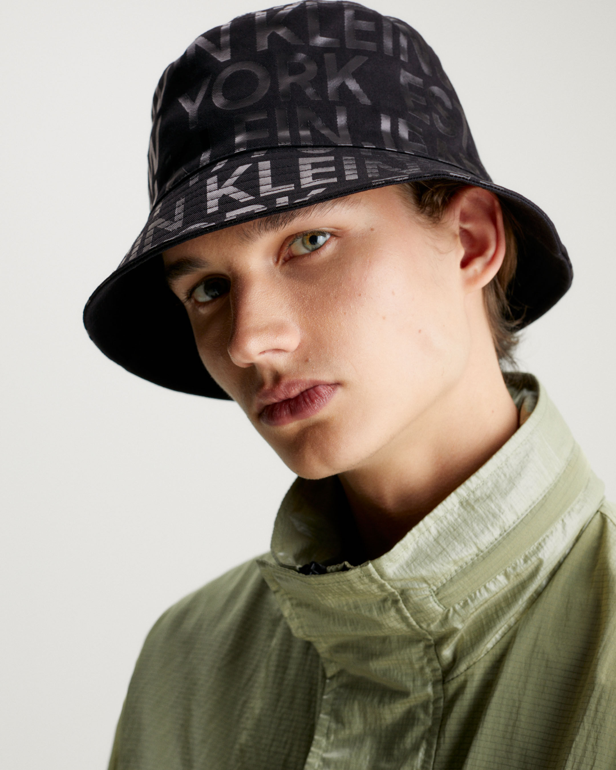 Calvin klein fringe gemmy bucket sale