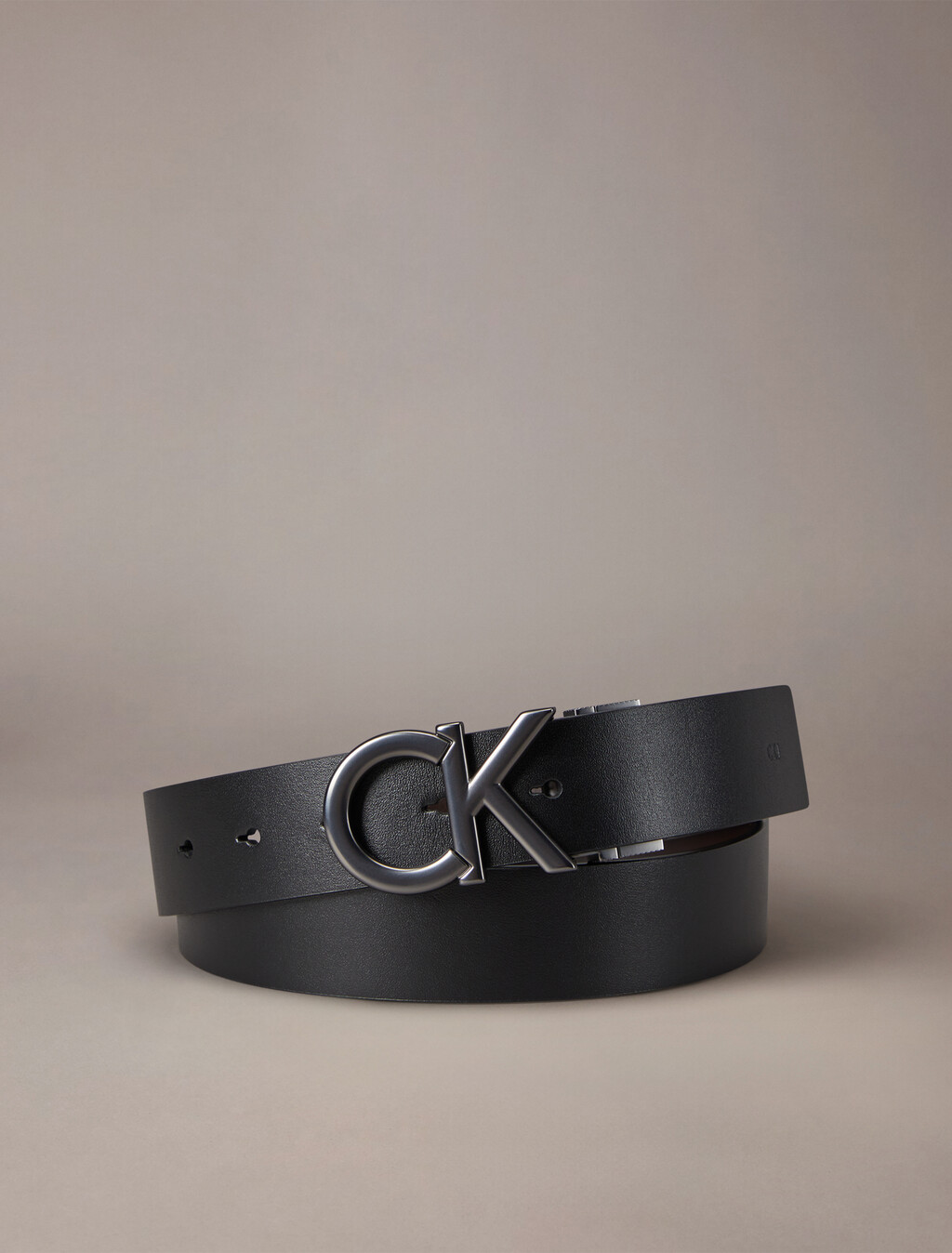 Monogram 標誌飾牌皮帶 35 公釐, BLACK TX/ BROWN, hi-res