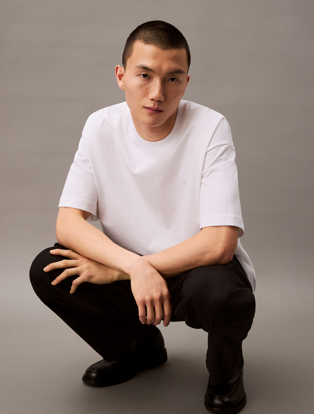 超寬鬆 Monogram 壓花標誌 T 恤, Brilliant White, hi-res