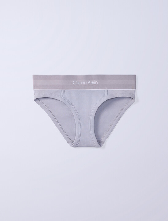 Jung Kook for Calvin Klein 比基尼內褲