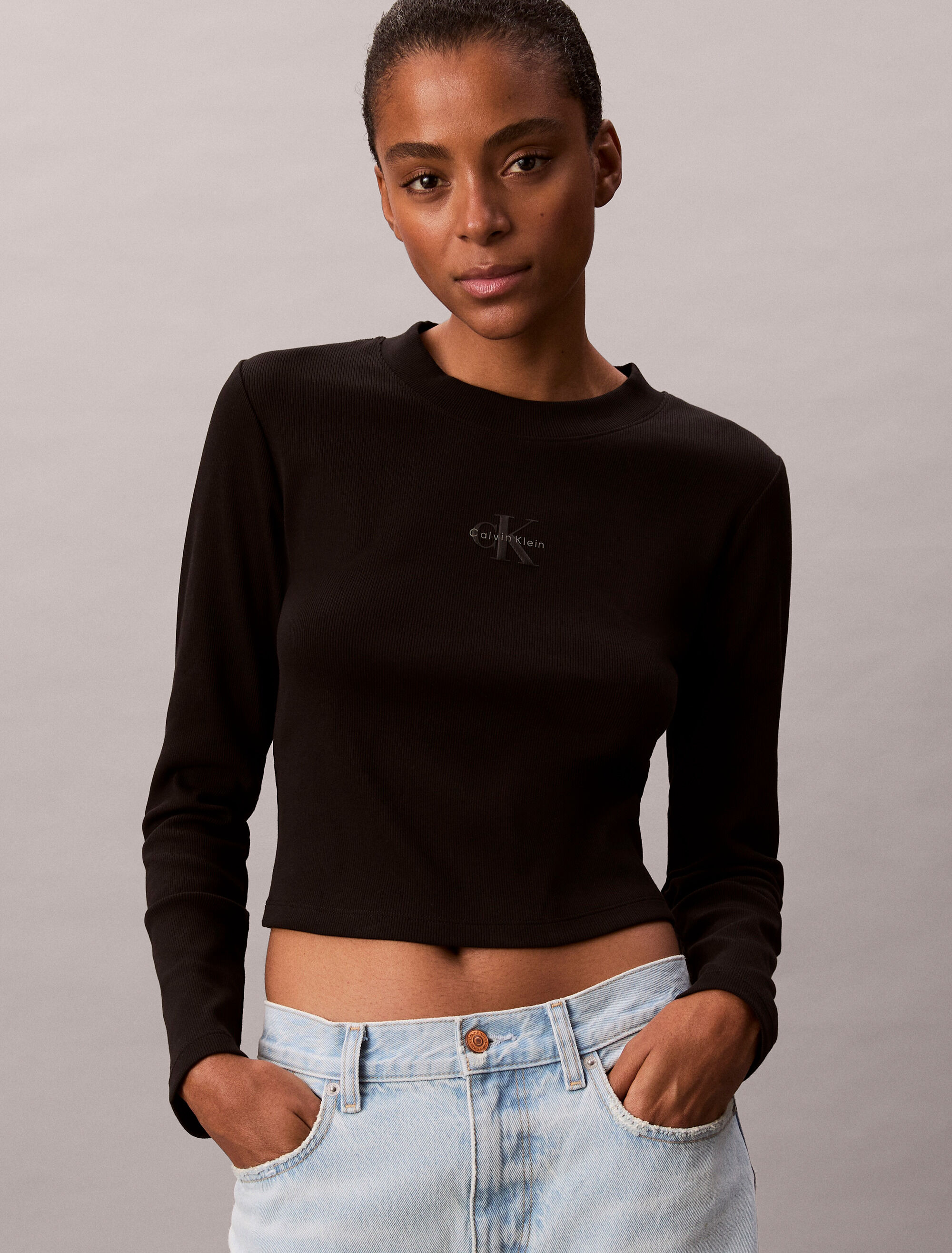 トップス   Jeans A-Is Monogram BabyTee Monogram Logo Long Sleeve Baby Tee | black | Calvin Klein Taiwan