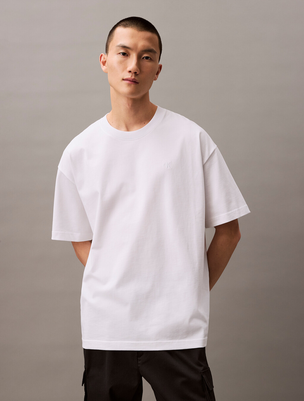 超寬鬆 Monogram 壓花標誌 T 恤, Brilliant White, hi-res