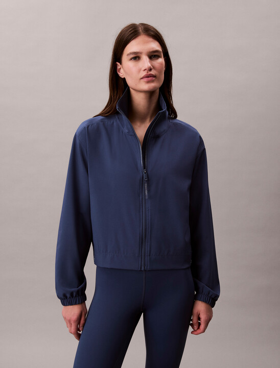 Essentials Modern Sport 風衣