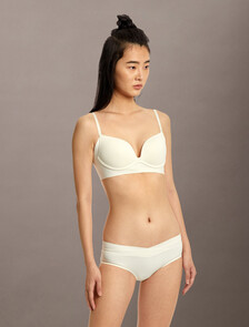 Calvin Klein Invisibles 低腰內褲, Ivory, hi-res