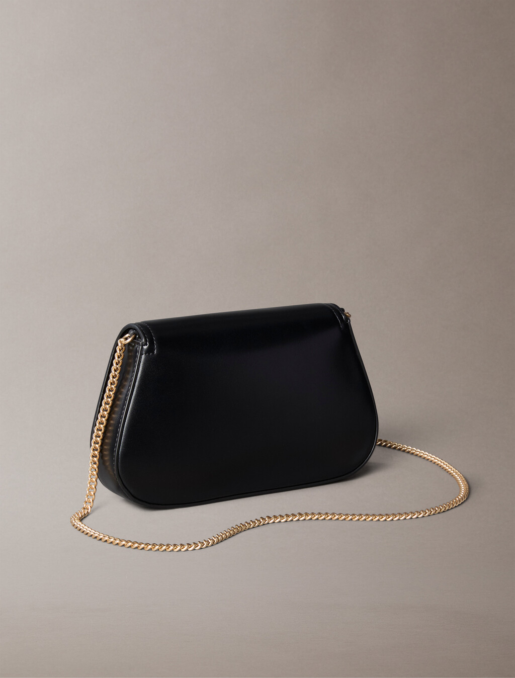 弧形錢包配鏈帶, Black, hi-res