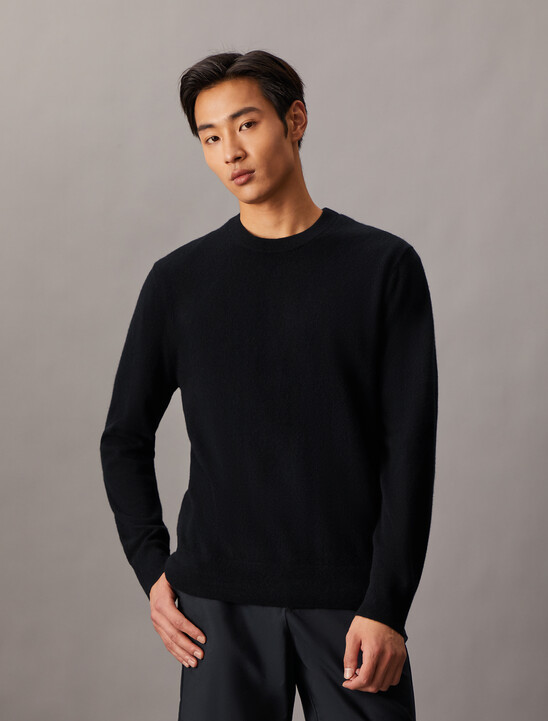 Classic Cashmere Crewneck Sweater