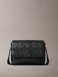 壓花CK徽章信差包, Black, hi-res