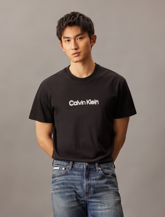 Calvin Klein 模糊效果標誌修身 T 恤