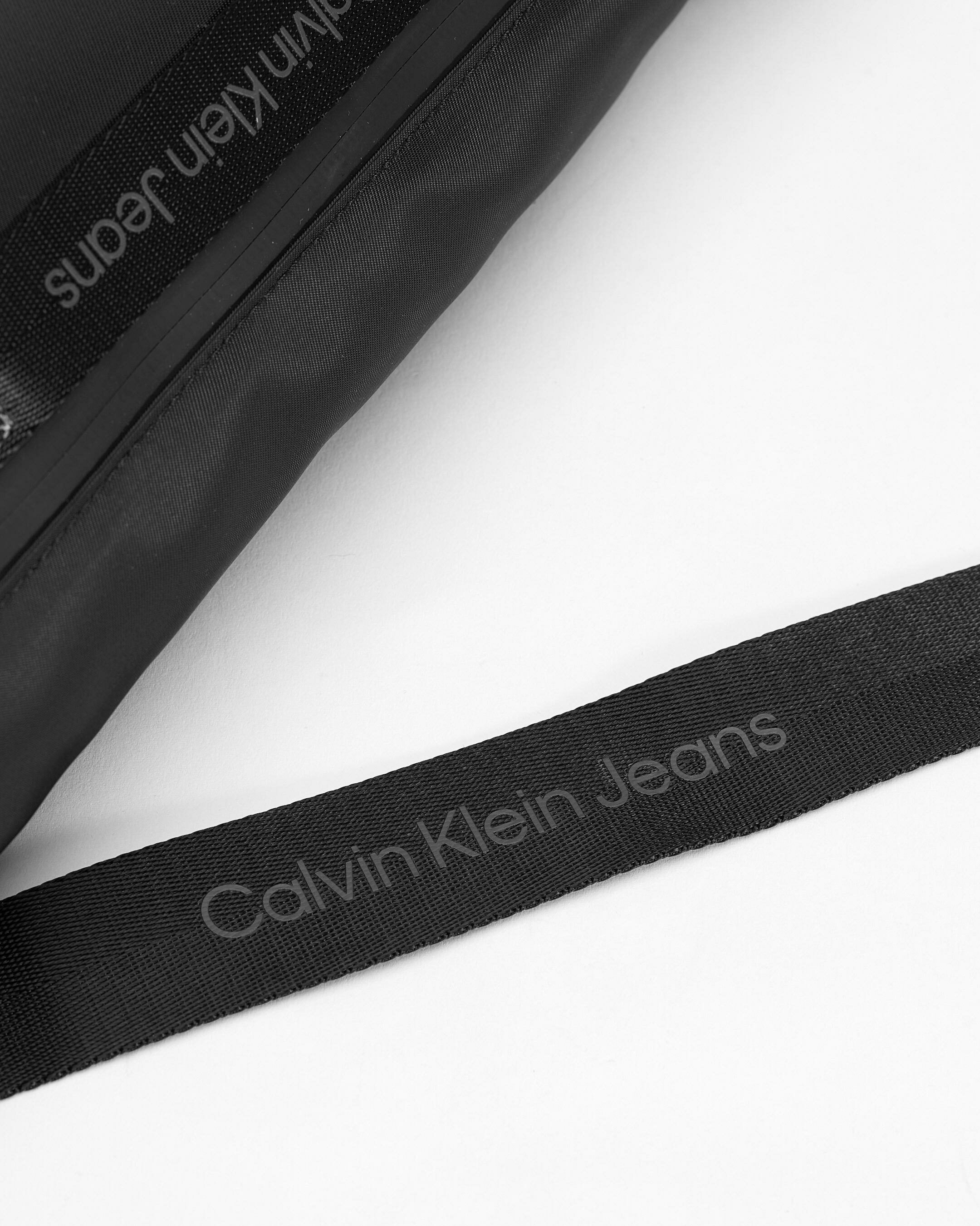 Calvin klein sale jeans white bag