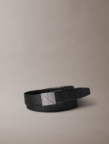 CK徽章飾牌雙面皮帶, Black AOP / Black / Matte Gunmetal, hi-res