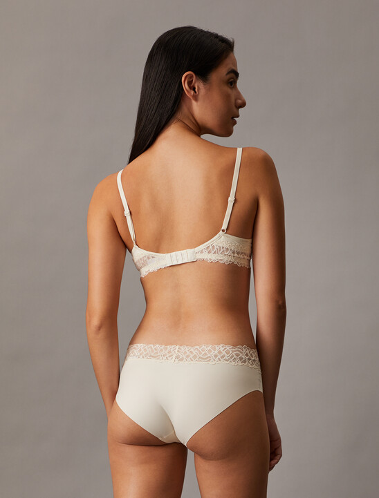 Calvin Klein Adore 低腰三角內褲