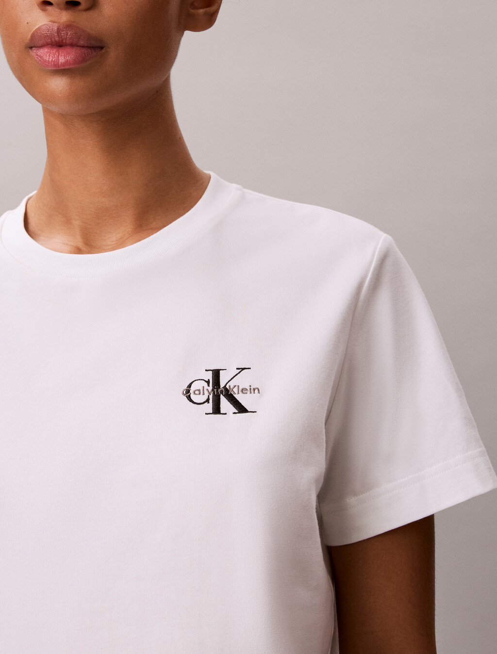 Core Essentials Monogram 刺繡 T 恤, Bright White, hi-res
