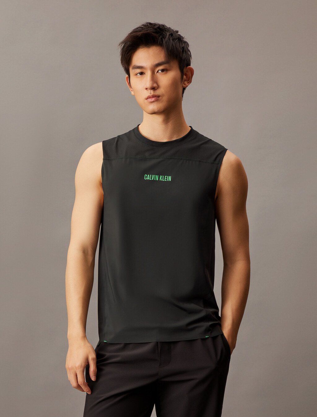 基本款打底背心, BLACK W/ BLOSSOM GREEN LOGO, hi-res