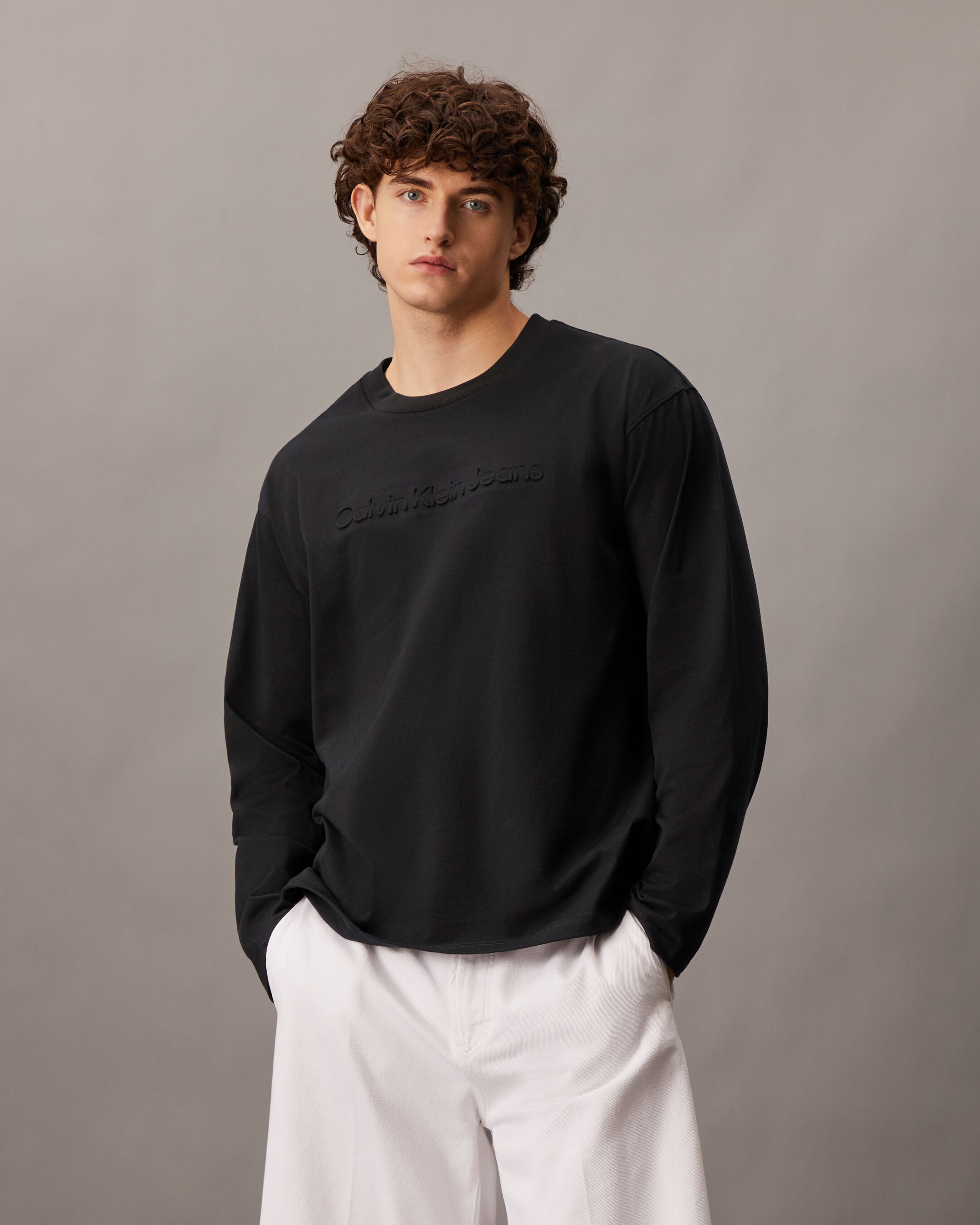 Calvin klein institutional logo tee sales