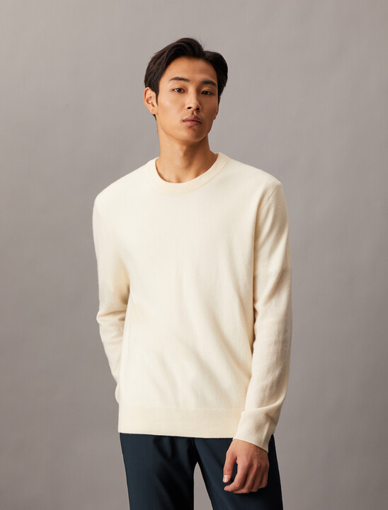 Classic Cashmere Crewneck Sweater