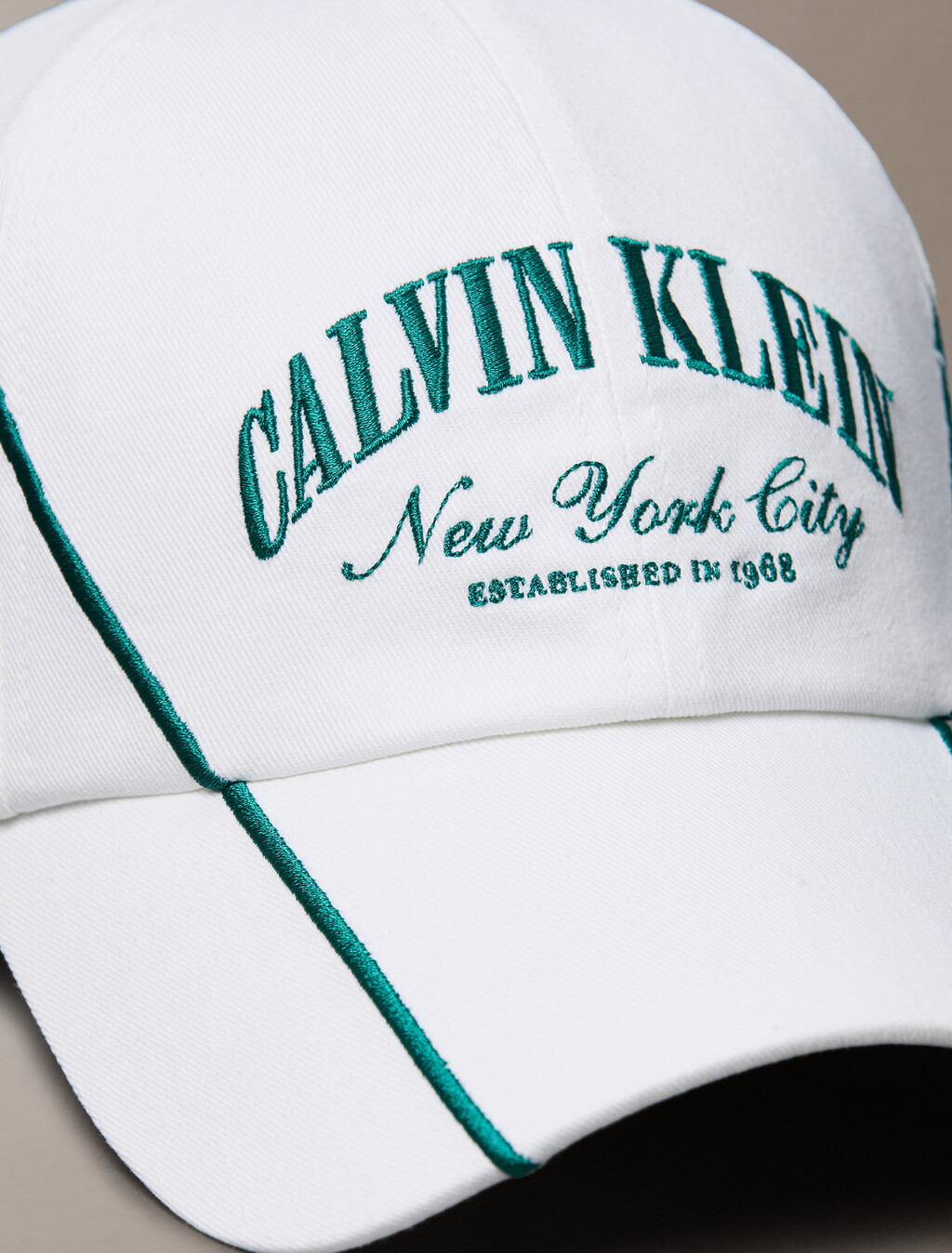 防 UV 斜紋復刻標誌棒球帽, Bright White, hi-res