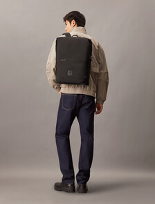 Pinched 後背包 44 公分, Black, hi-res