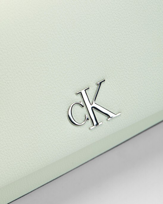 Minimal Monogram 鏈條翻蓋包 25 公分