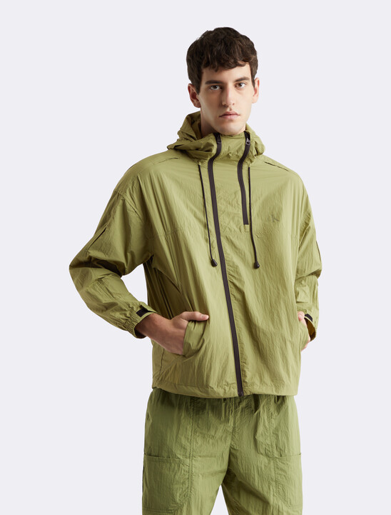 Packable UV Windbreaker