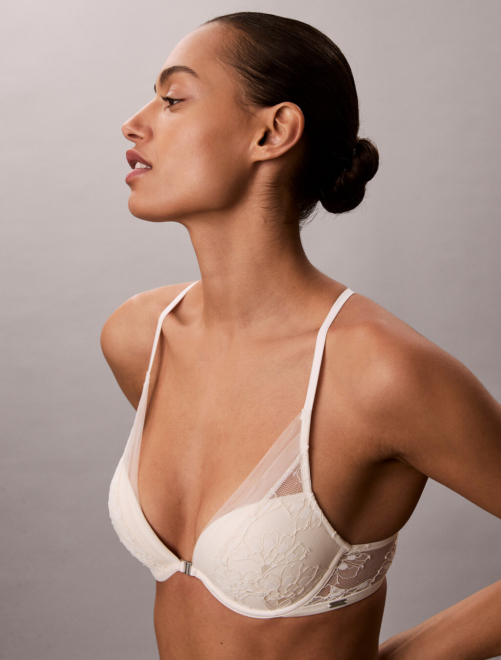 CK Black 婚紗托高深 V 胸罩, Antique White, hi-res