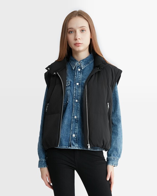 Feminine Detailing 輕盈羽絨外套