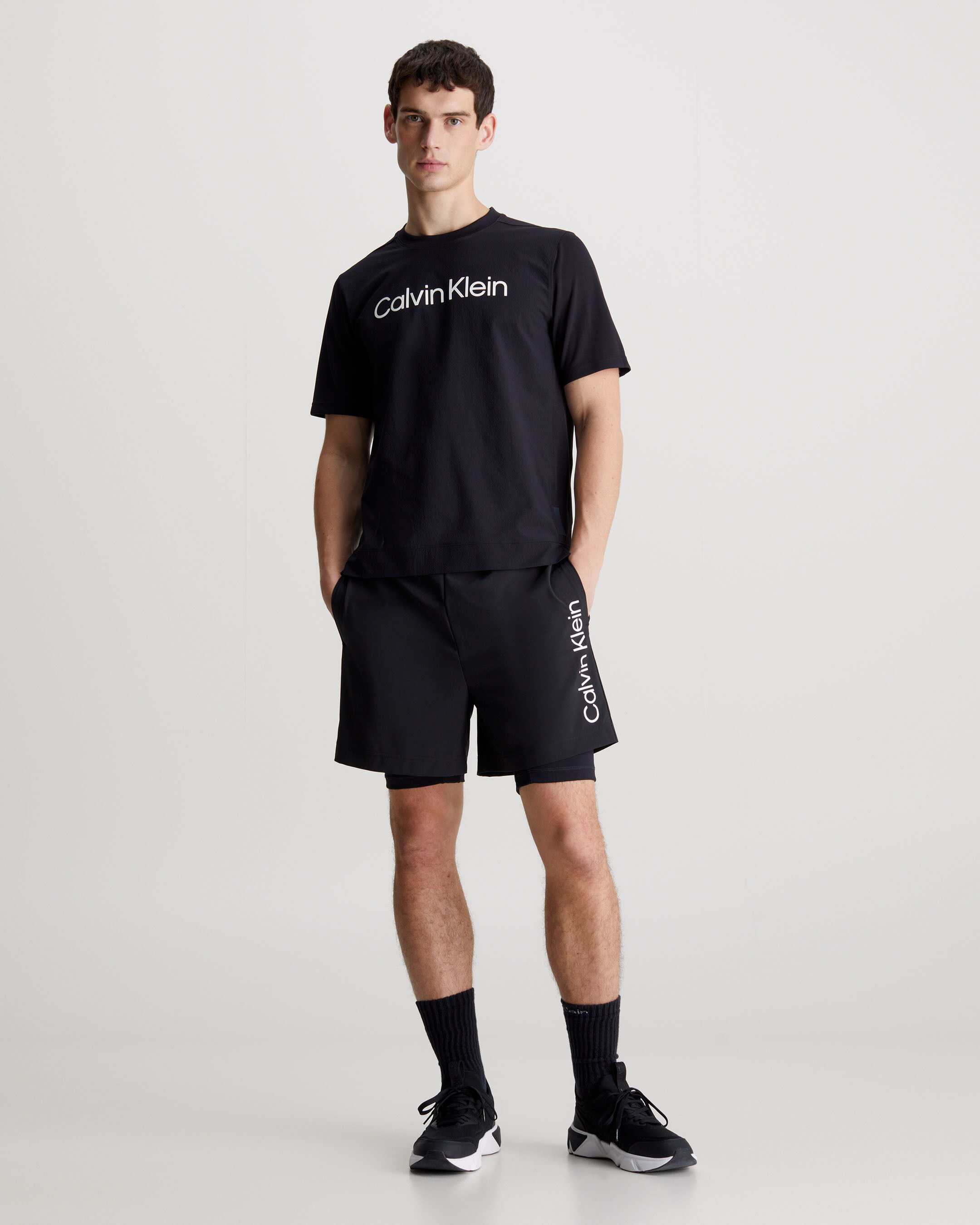 Calvin klein jeans black clearance t shirt