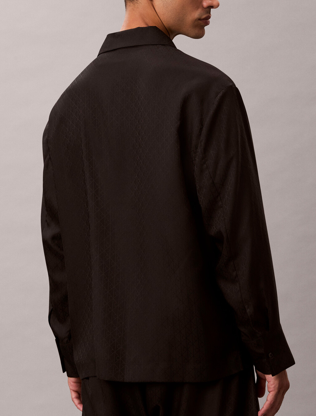 緞面提花睡衣上衣, 19524 TEENIE DELUSTER EMBLEM+BLACK/ASHFORD GRAY, hi-res