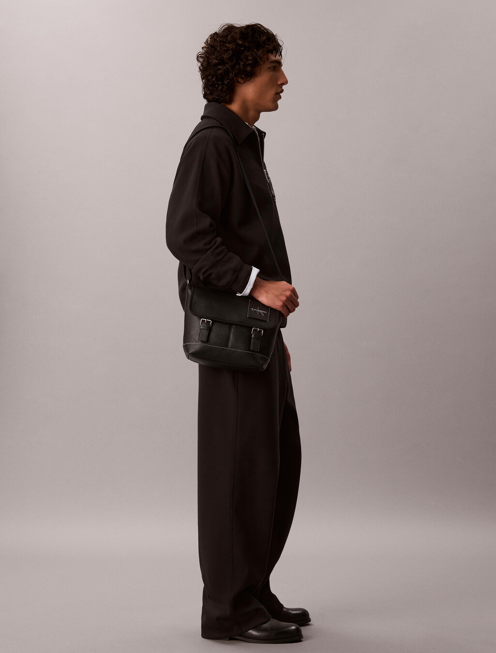 Pebbled Signature Logo Messenger Bag, Black, hi-res