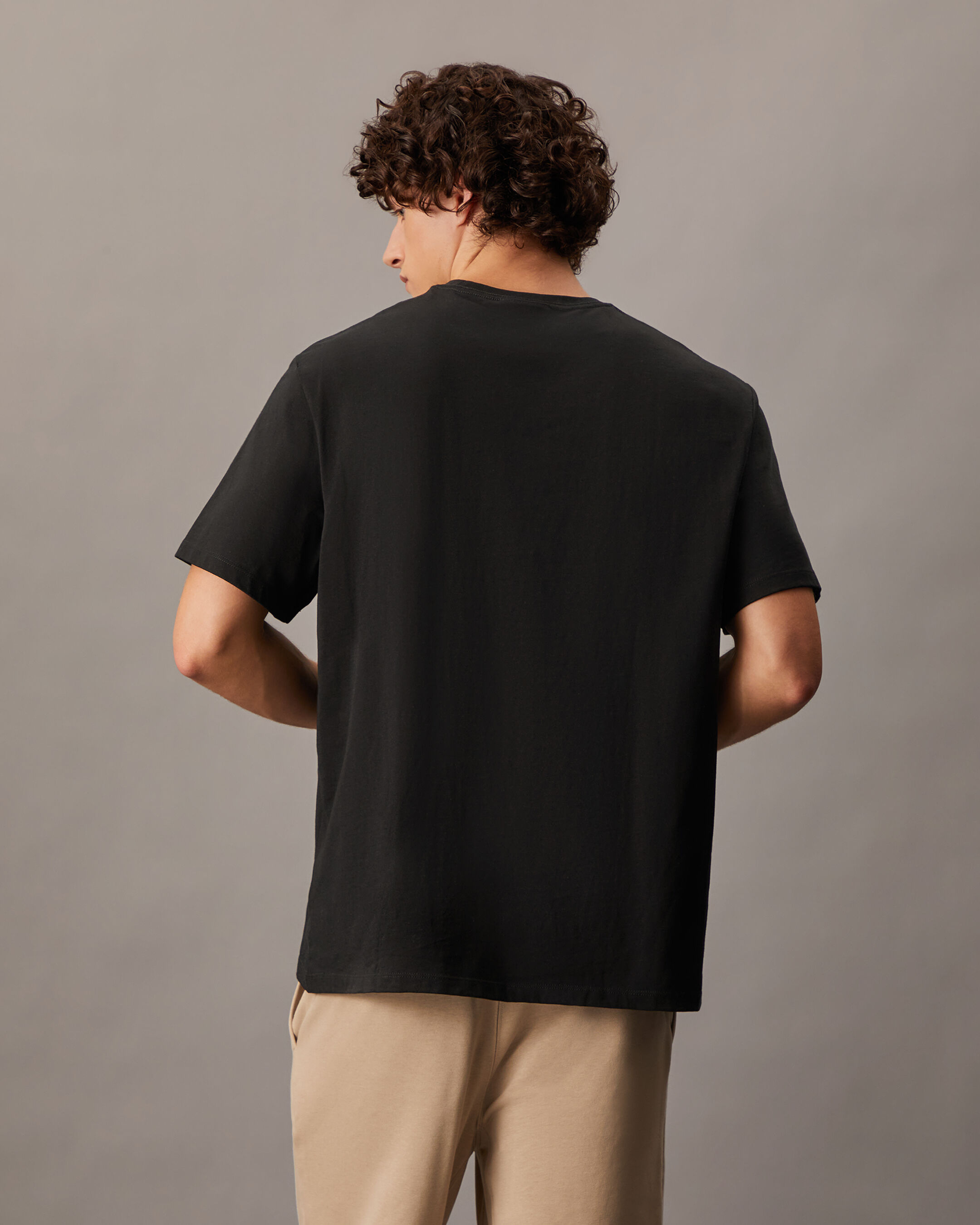 [ ] CKJ Back Logo Graphic T-shirt ★大人気★ 29759008_58898396_1000.jpg