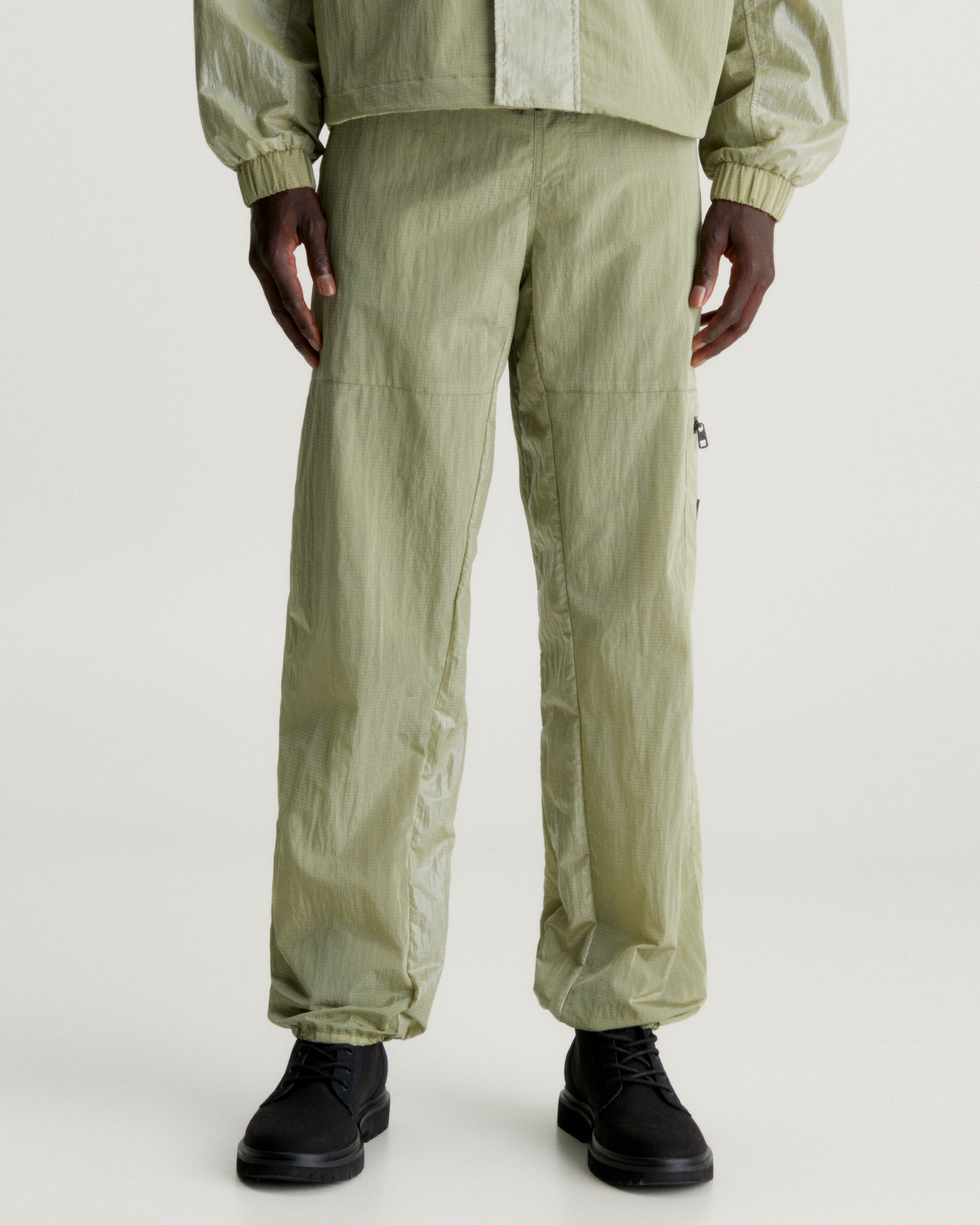 Calvin klein deals khaki shorts