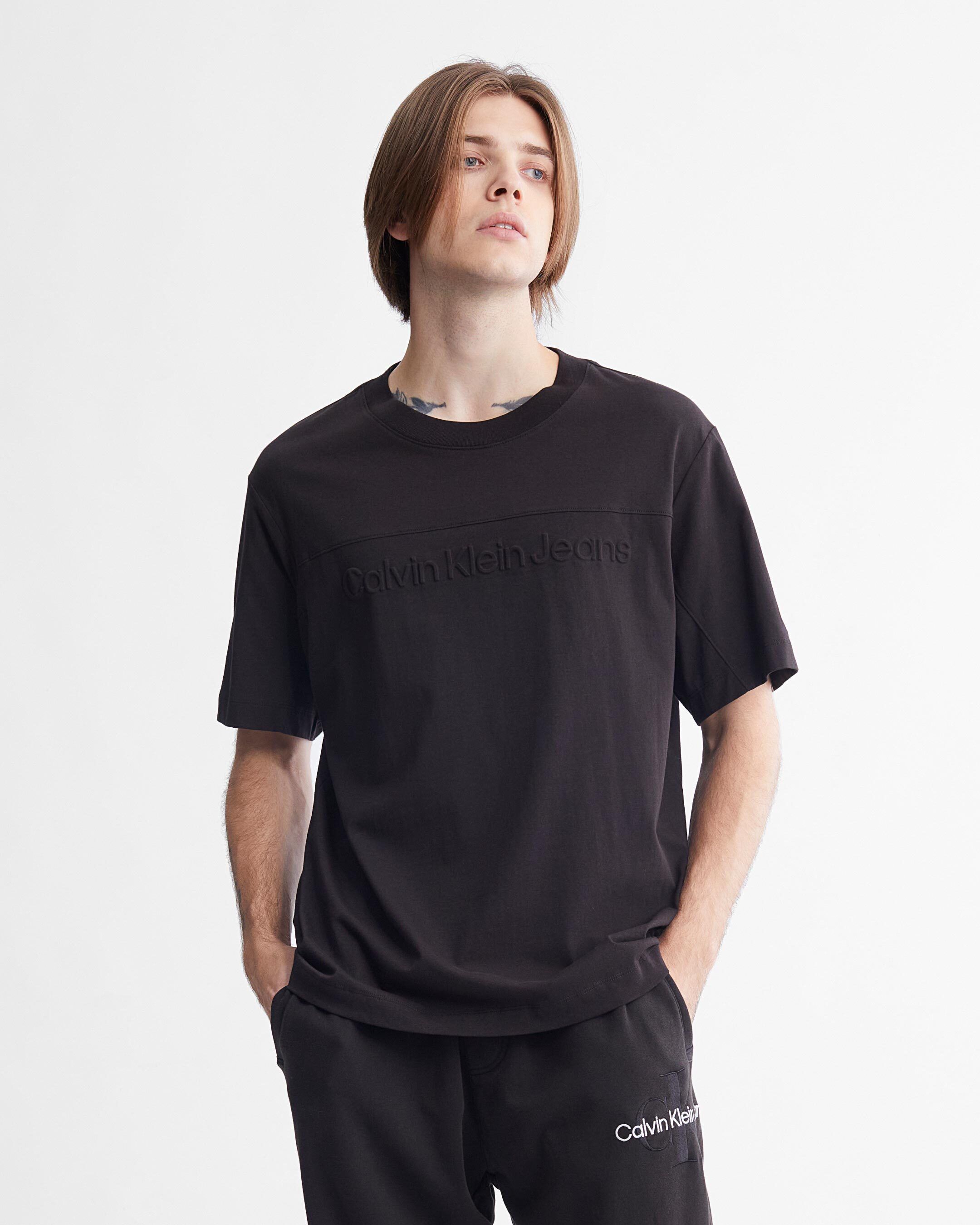 Calvin klein jeans black t shirt deals