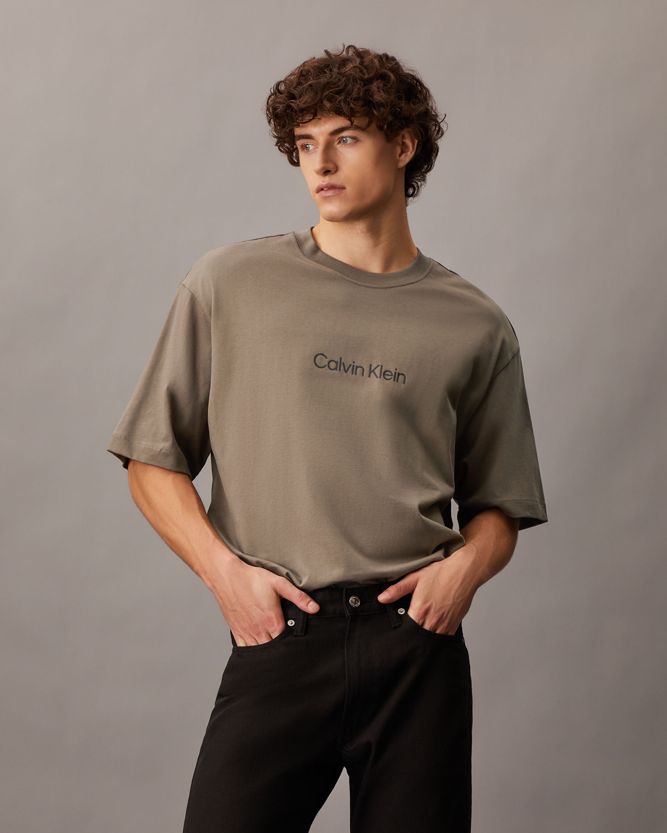 Calvin Logo Crew Neck Tee | grey | Calvin Klein Taiwan