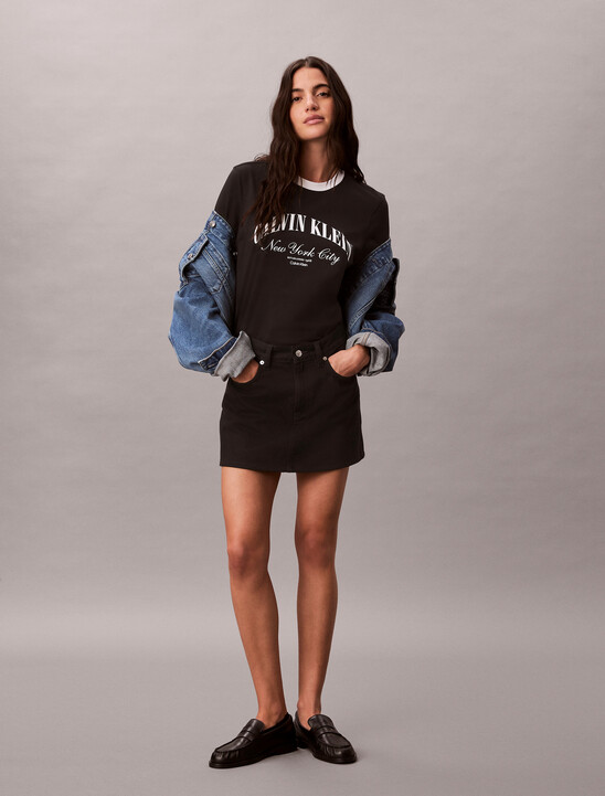 經典標誌寬版滾邊 T 恤