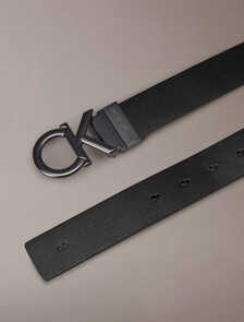Monogram 標誌飾牌皮帶 35 公釐, BLACK TX/ BROWN, hi-res