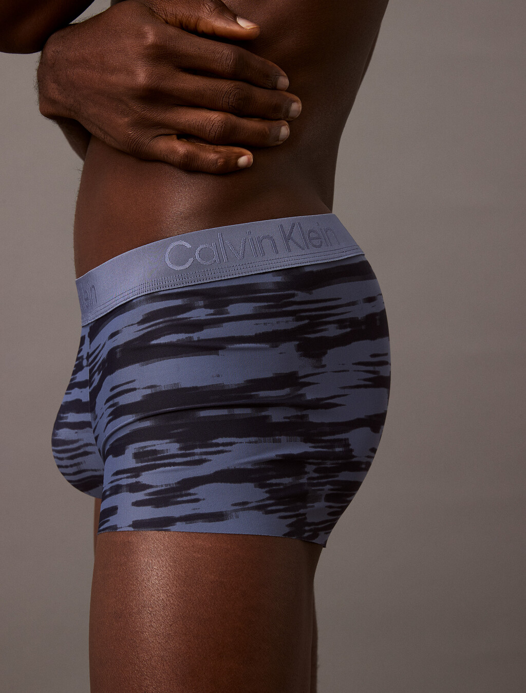 CK Black Print Low Rise Trunk, 18324 STREAKED PRINT+BANK BLUE, hi-res
