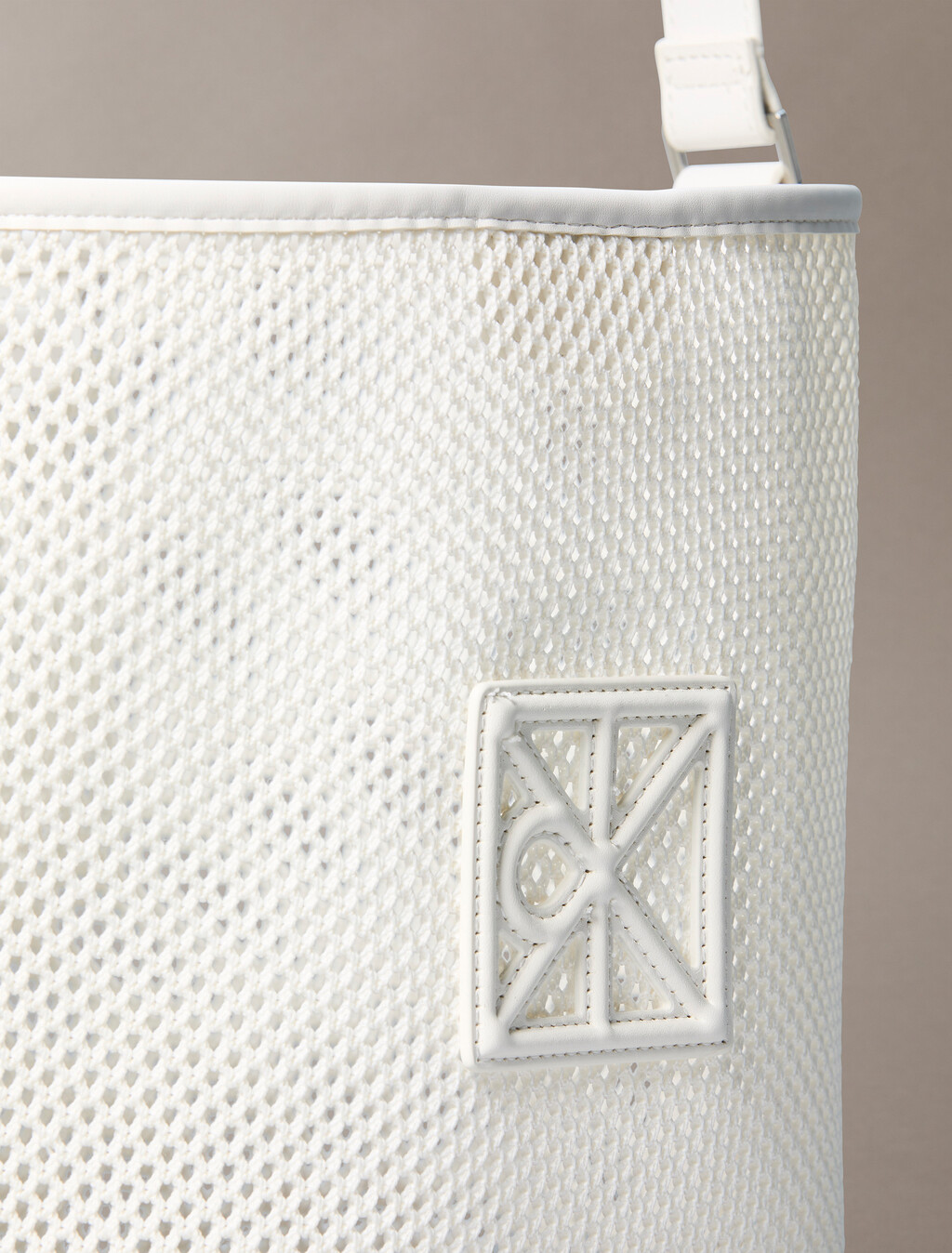 網眼標誌水桶包附萬用包, White Alyssum, hi-res