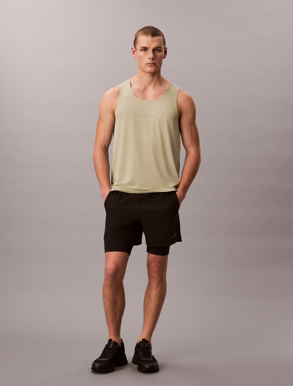 抗潑水 2 合 1 健身短褲, Black, hi-res