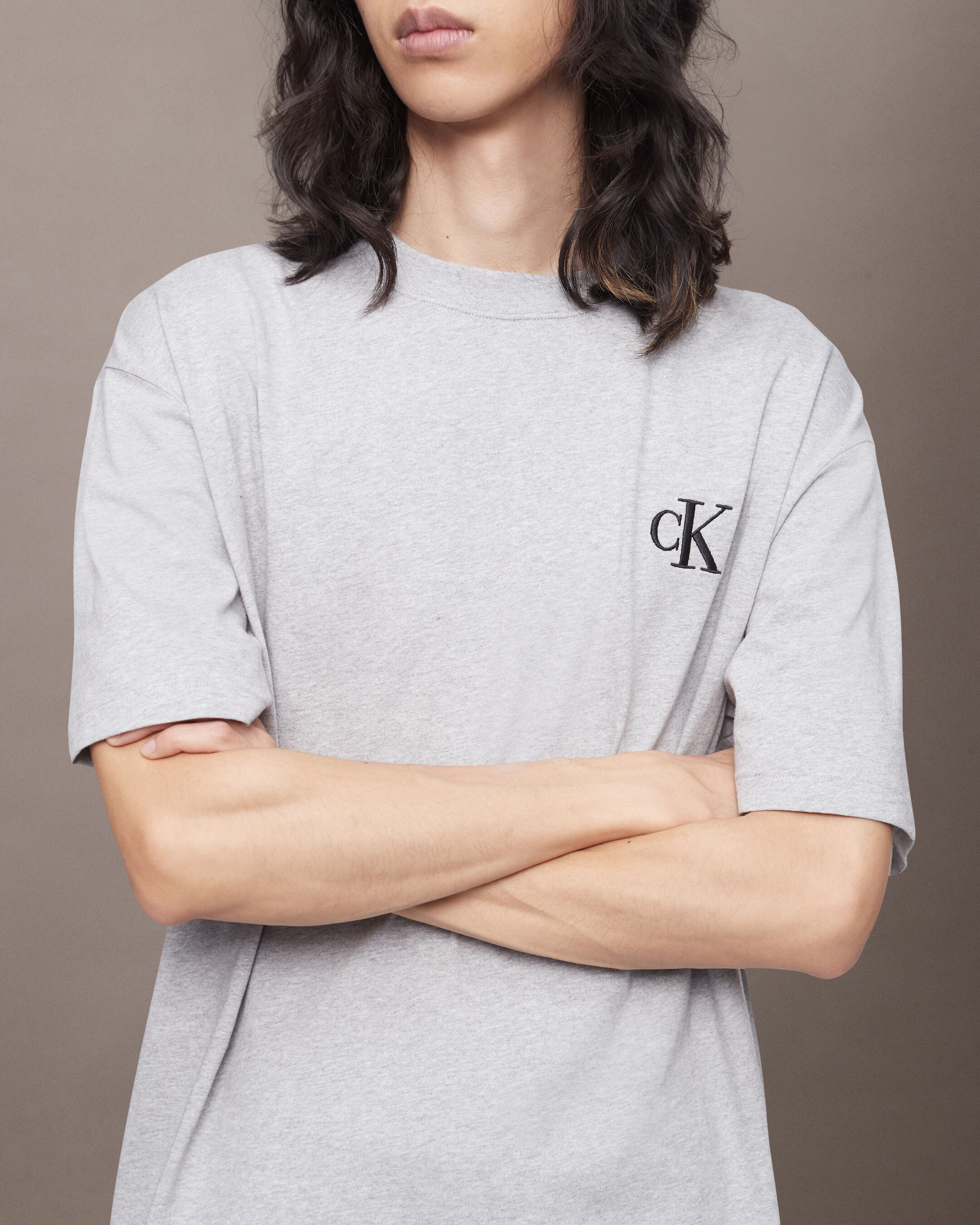 Calvin klein neck logo cheap